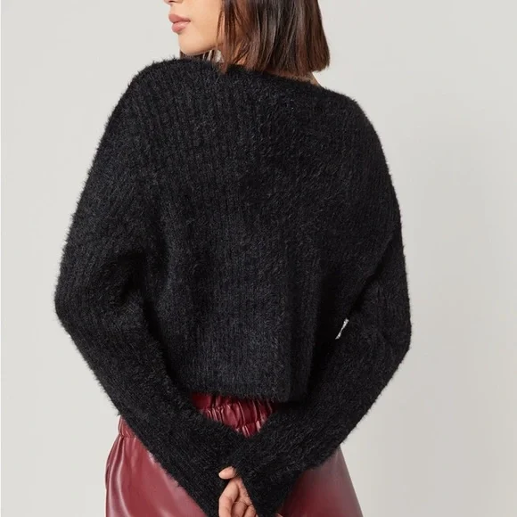 🔥 New Miami for francesca’s fuzzy cropped cardigan - Picture 3 of 7